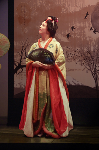 Lynnette Owens as Cio-cio-san in Madama Butterfly
